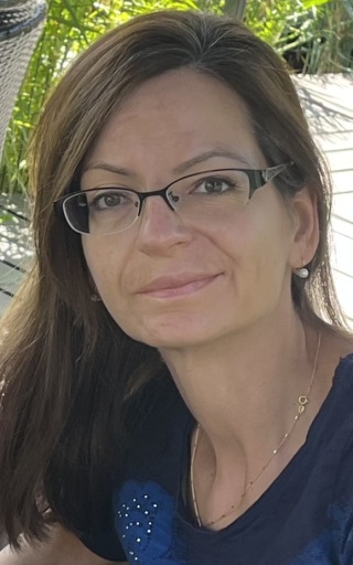 Nina's photo for webpage.jpg